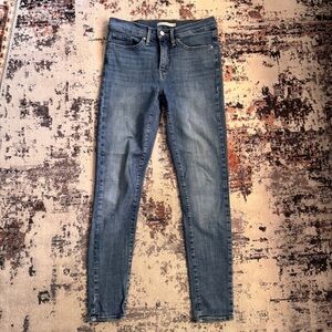 Levi's Shaping Skinny 311 - Size 4 Regular